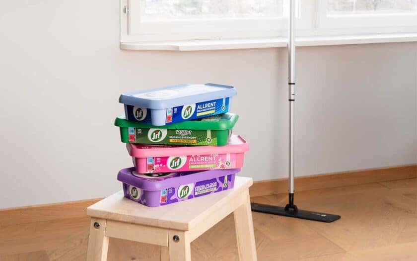 Moppe gulv med Jif Engangsvåtmopp.