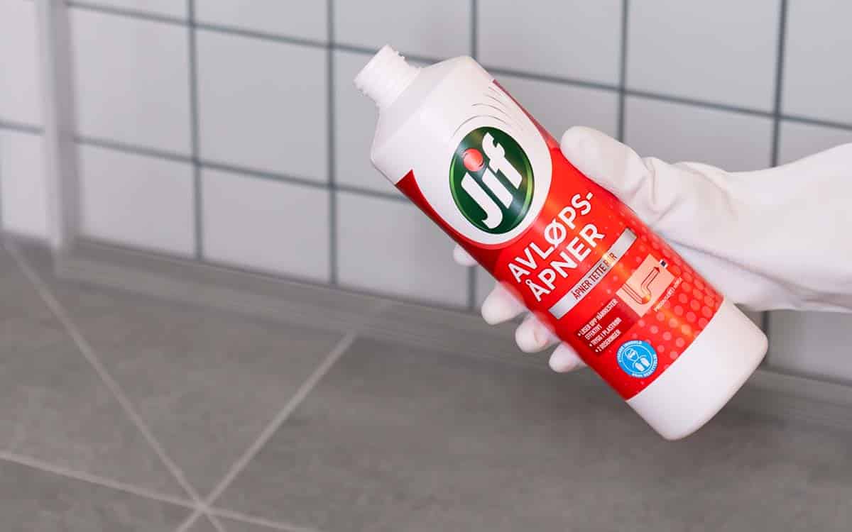 Rense sluk med Jif Avløpsåpner.