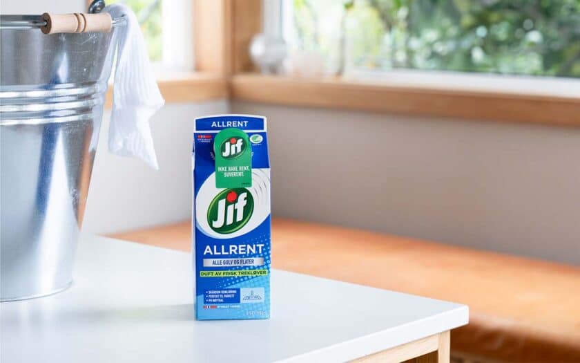 Vaske kjøkkenfronter med Jif Allrent.