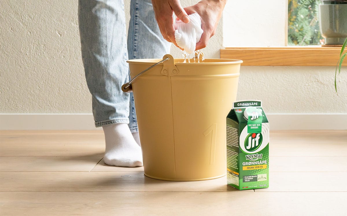 Vasker med grønnsåpe.