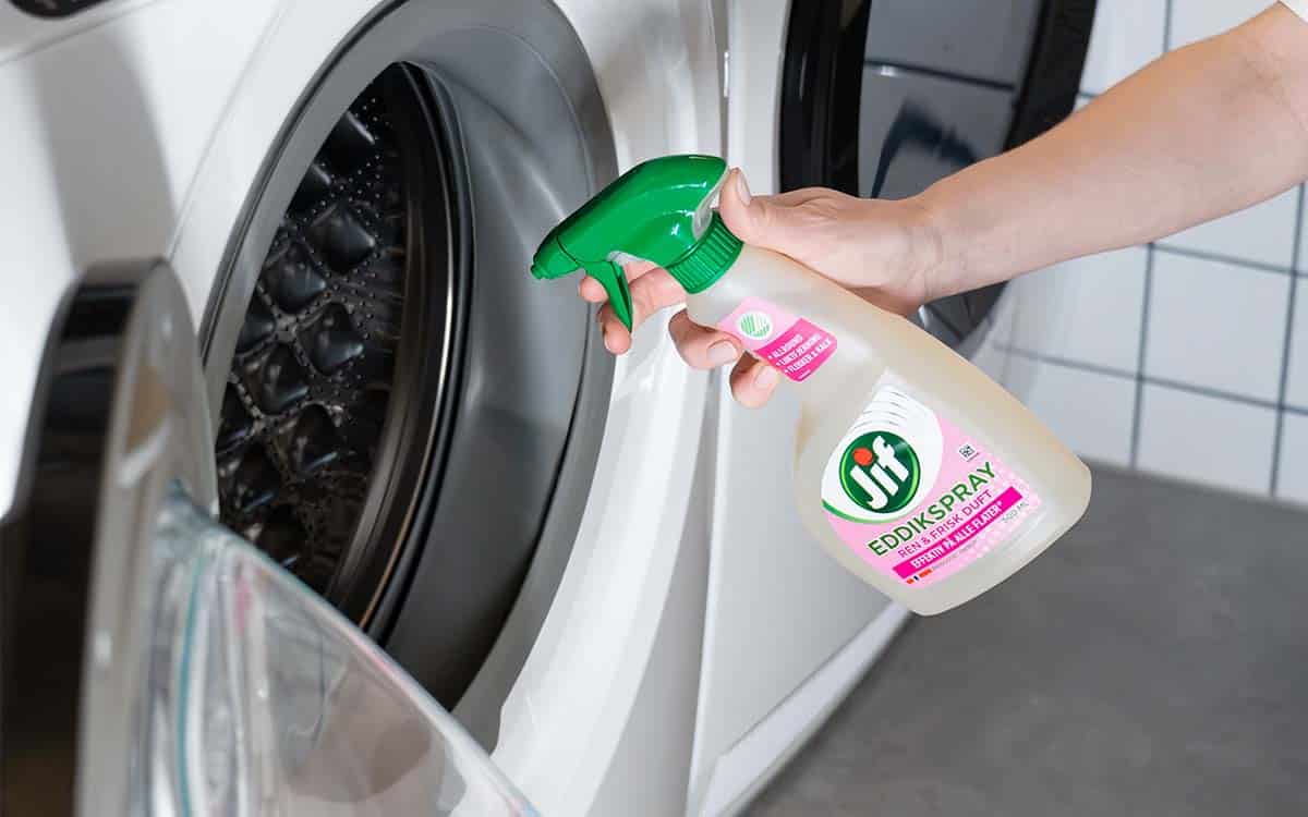 Vasker med Jif Eddik Spray.